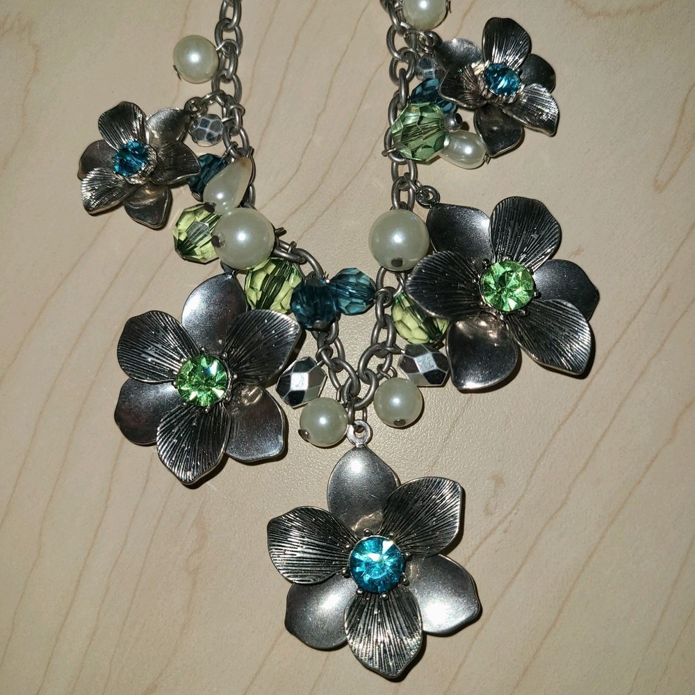 Premier Designs Matching Set Bracelet Necklace Blue Green Floral Flower Pearl
